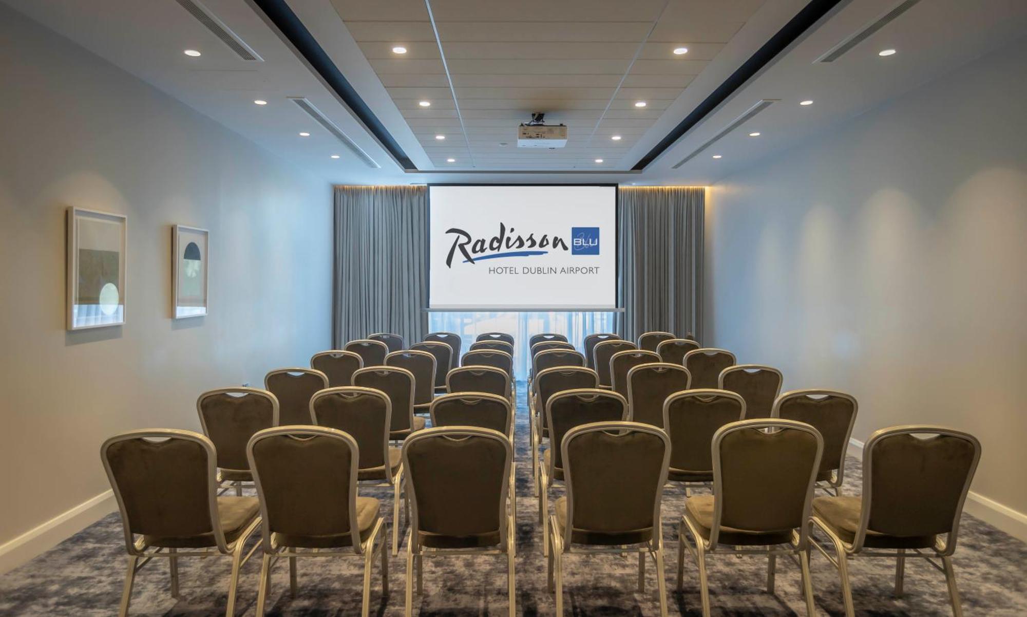 Radisson Blu Hotel Dublin Airport Cloghran Esterno foto