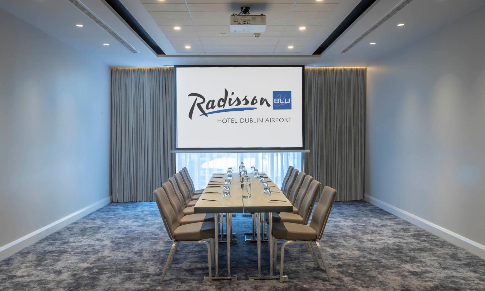 Radisson Blu Hotel Dublin Airport Cloghran Esterno foto