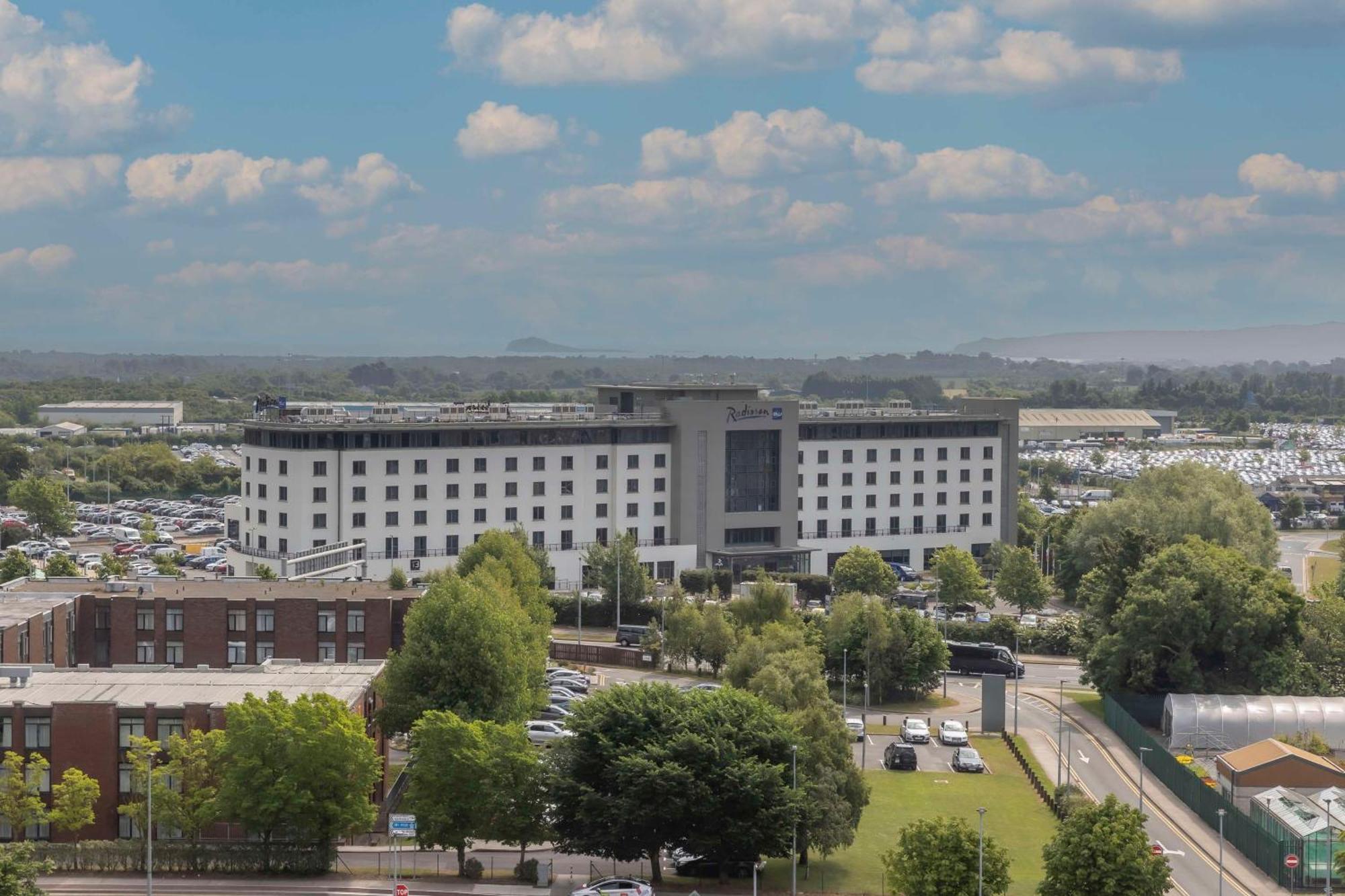 Radisson Blu Hotel Dublin Airport Cloghran Esterno foto