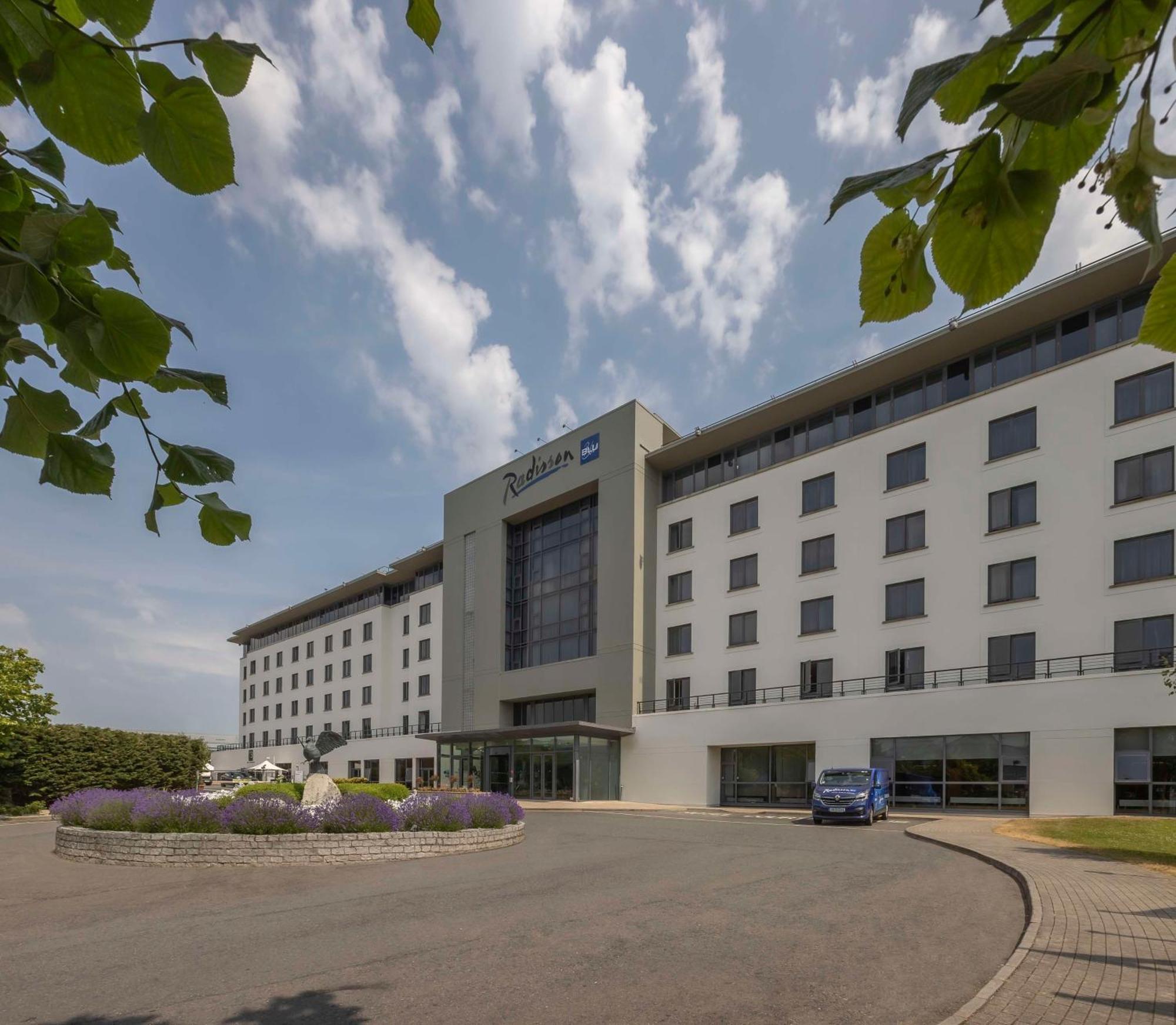Radisson Blu Hotel Dublin Airport Cloghran Esterno foto
