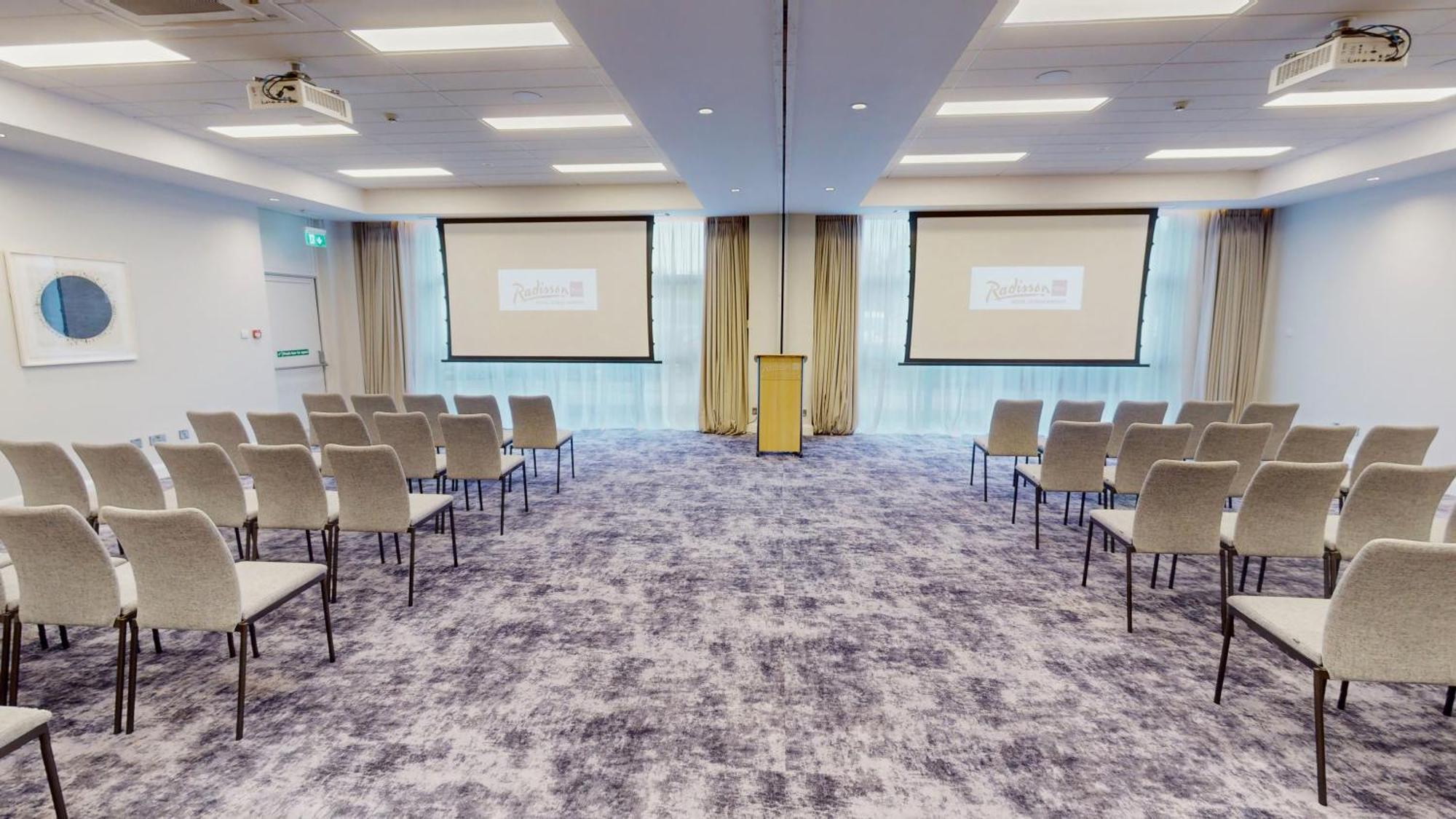 Radisson Blu Hotel Dublin Airport Cloghran Esterno foto
